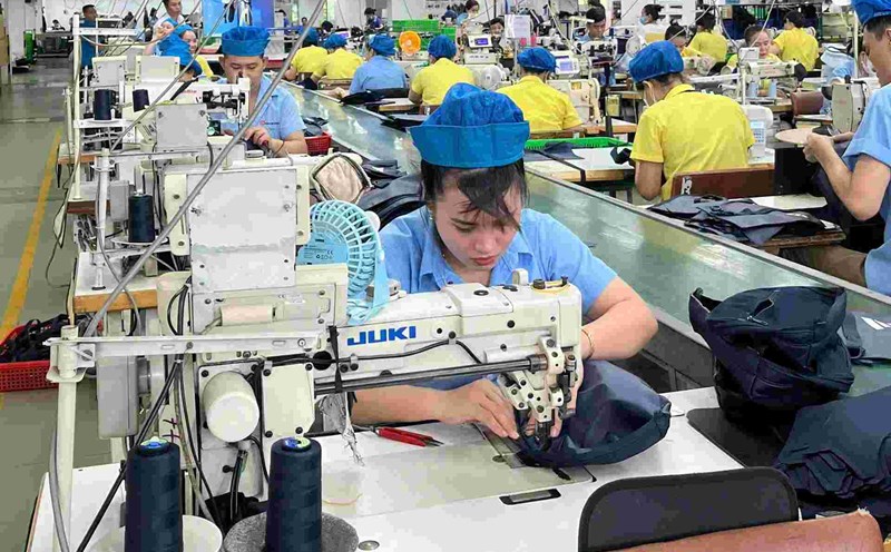 Công nhân sản xuất